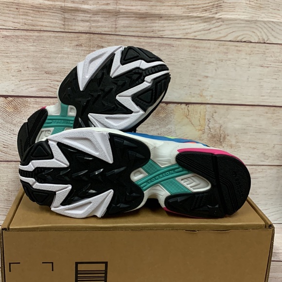 NIB. Adidas. Women’s falcon W. Size 10 - Picture 4 of 5